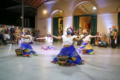 Espetáculo de dança abre exposição na Estação Cultural de Icoaraci