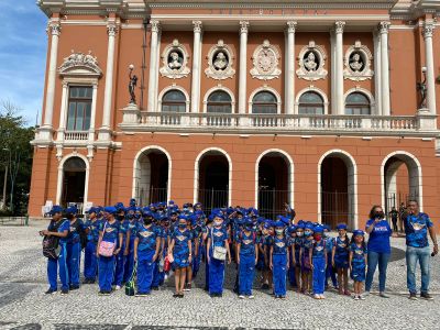 “Duo Santoro” faz Concerto Didático para 100 crianças da UsiPaz Marituba no Theatro da Paz