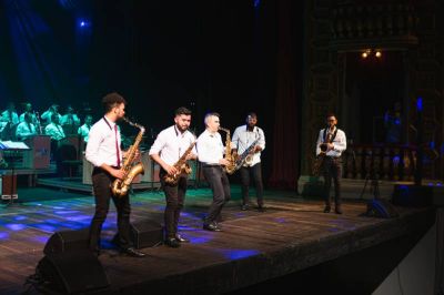 Amazônia Jazz Band leva repertório eclético ao palco do Theatro da Paz