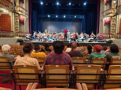 Projeto "Rua na Arte" promove visita guiada ao Theatro da Paz