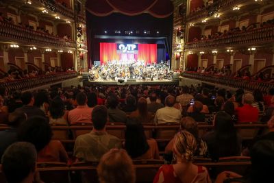 Público lota Theatro da Paz para celebrar 30 anos de Orquestra Sinfônica
