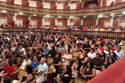 Theatro da Paz promoveu visitas guiadas com o historiador Michel Pinho no último final de semana
